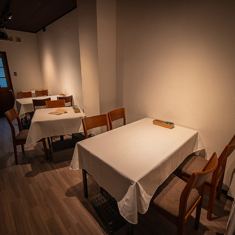TABLE SEAT